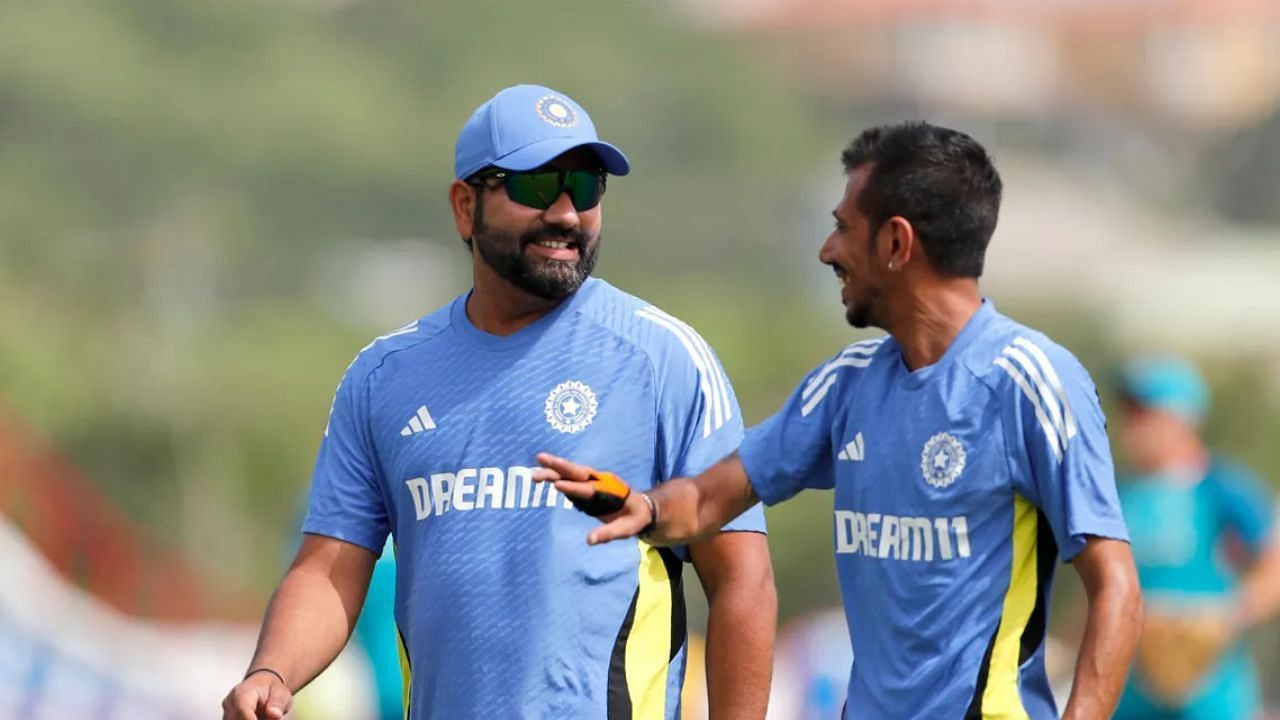 चहल कप्तान रोहित शर्मा के साथ (Photo Credit: BCCI Website)